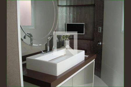 Casa à venda com 3 quartos, 311m² em Jardim Piqueroby, São Paulo