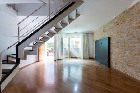 Casa para alugar com 3 quartos, 202m² em Vila Santa Clara, São Paulo