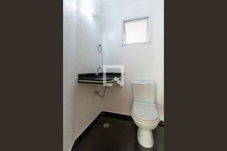 Casa para alugar com 3 quartos, 202m² em Vila Santa Clara, São Paulo