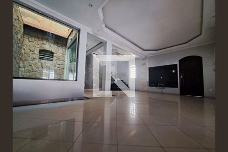 Casa à venda com 3 quartos, 145m² em Vila Carrão, São Paulo
