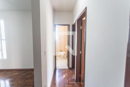 Corredor de apartamento para alugar com 3 quartos, 126m² em Grajaú, Belo Horizonte