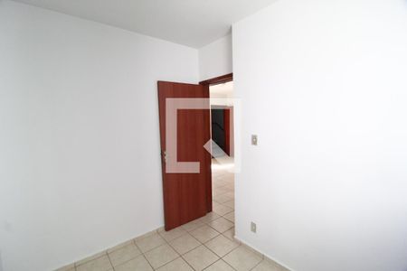 Quarto 2 de apartamento para alugar com 2 quartos, 58m² em Centro, Uberlândia