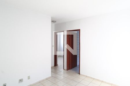 Sala de apartamento para alugar com 2 quartos, 58m² em Centro, Uberlândia