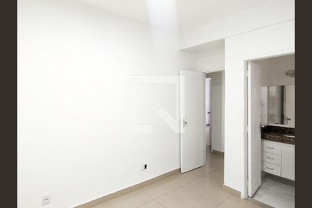 Quarto de apartamento à venda com 3 quartos, 110m² em Santo Antônio, Belo Horizonte