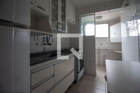 Cozinha de apartamento para alugar com 2 quartos, 39m² em Aeroporto, São Paulo