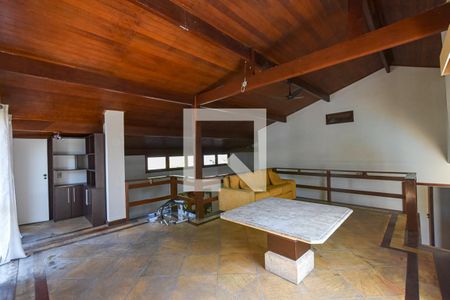 Sala de casa de condomínio à venda com 3 quartos, 300m² em Itaipu, Niterói