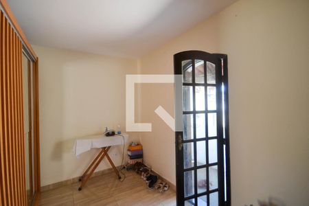 Sala de casa para alugar com 3 quartos, 200m² em Areia Branca, Belford Roxo