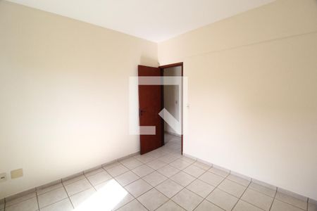 Quarto 1 de apartamento para alugar com 2 quartos, 55m² em Brasil, Uberlândia