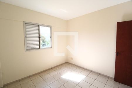 Quarto 1 de apartamento para alugar com 2 quartos, 55m² em Brasil, Uberlândia