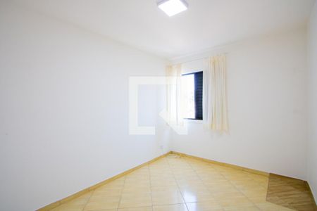 Quarto 2 de apartamento para alugar com 2 quartos, 54m² em Vila Scarpelli, Santo André