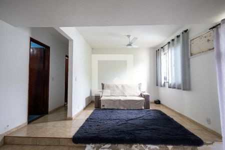 Sala 1 de casa para alugar com 4 quartos, 350m² em Campo Grande, Rio de Janeiro