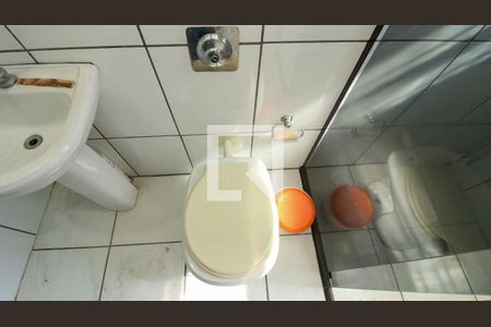 Banheiro de casa para alugar com 1 quarto, 45m² em Jardim Santa Adelia, São Paulo