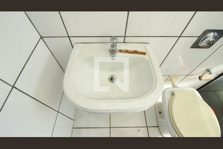 Banheiro de casa para alugar com 1 quarto, 45m² em Jardim Santa Adelia, São Paulo