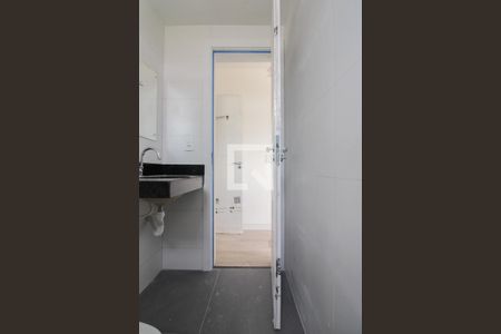 Banheiro da Suíte de apartamento para alugar com 2 quartos, 60m² em Paquetá, Belo Horizonte