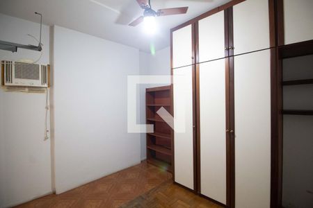 Quarto 1 de apartamento para alugar com 2 quartos, 58m² em Copacabana, Rio de Janeiro