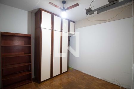 Quarto 1 de apartamento para alugar com 2 quartos, 58m² em Copacabana, Rio de Janeiro