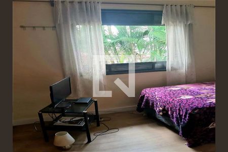 Casa à venda com 3 quartos, 229m² em Vila Inah, São Paulo