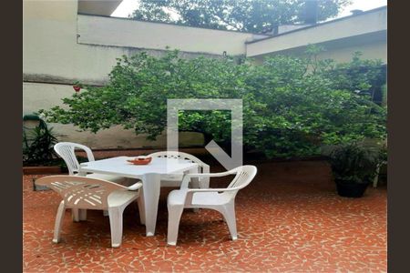 Casa à venda com 3 quartos, 229m² em Vila Inah, São Paulo