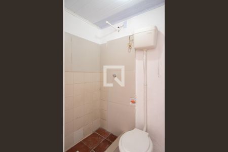 Banheiro de kitnet/studio para alugar com 1 quarto, 41m² em Partenon, Porto Alegre