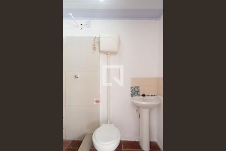 Banheiro de kitnet/studio para alugar com 1 quarto, 41m² em Partenon, Porto Alegre