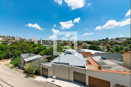 Varanda da Sala de casa para alugar com 3 quartos, 100m² em Palmeiras, Contagem