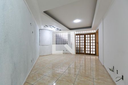 Sala de casa à venda com 3 quartos, 380m² em Vila Carmosina, São Paulo
