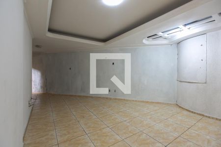 Sala de casa à venda com 3 quartos, 380m² em Vila Carmosina, São Paulo