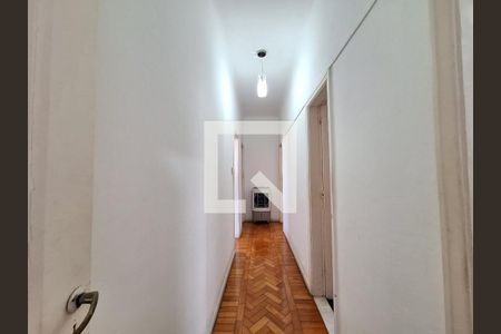 Corredor de apartamento à venda com 4 quartos, 114m² em Laranjeiras, Rio de Janeiro