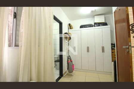 Suíte de casa de condomínio para alugar com 2 quartos, 110m² em Vila Ema, São Paulo