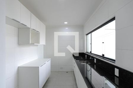 Cozinha de casa para alugar com 1 quarto, 50m² em Jardim Camila, Mogi das Cruzes