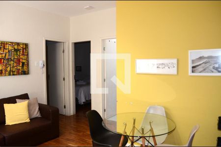 Sala de apartamento para alugar com 2 quartos, 50m² em Serra, Belo Horizonte