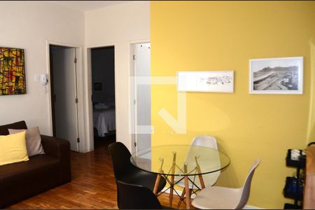 Sala de apartamento para alugar com 2 quartos, 50m² em Serra, Belo Horizonte