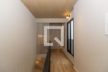 Corredor de acesso de casa para alugar com 2 quartos, 185m² em Ipiranga, São Paulo