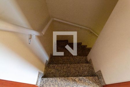 Escada de casa de condomínio à venda com 2 quartos, 60m² em Vila Granada, São Paulo