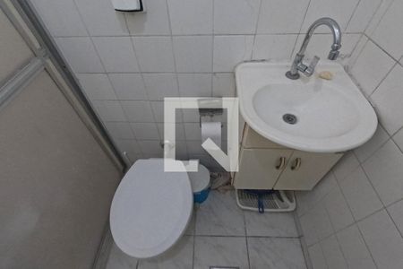 Banheiro de apartamento para alugar com 1 quarto, 36m² em Aparecida, Santos