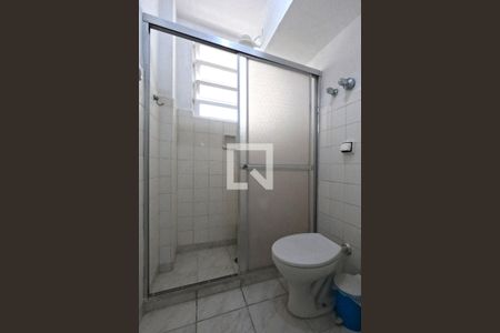 Banheiro de apartamento para alugar com 1 quarto, 36m² em Aparecida, Santos