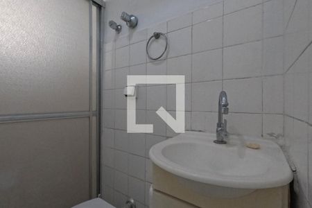 Banheiro de apartamento para alugar com 1 quarto, 36m² em Aparecida, Santos