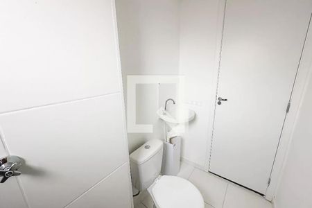 Banheiro de kitnet/studio para alugar com 1 quarto, 71m² em Lapa, São Paulo