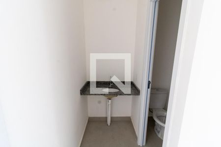 Banheiro de casa de condomínio para alugar com 2 quartos, 59m² em Vila Nova, Porto Alegre