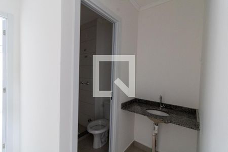 Banheiro de casa de condomínio para alugar com 2 quartos, 59m² em Vila Nova, Porto Alegre