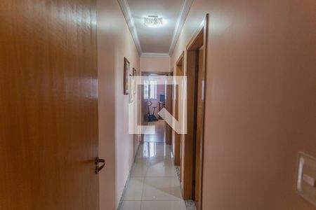 Corredor de apartamento à venda com 3 quartos, 85m² em Sagrada Família, Belo Horizonte