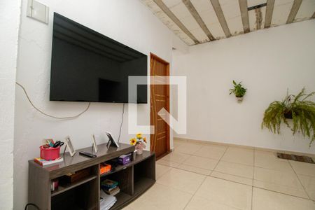 Sala de casa à venda com 2 quartos, 150m² em Jardim Dona Sinha, São Paulo