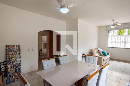 Sala de casa de condomínio para alugar com 4 quartos, 223m² em Anil, Rio de Janeiro