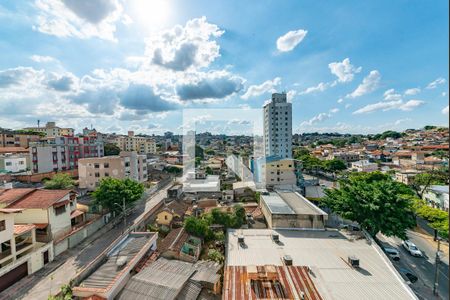 Quarto 1 de apartamento para alugar com 2 quartos, 60m² em João Pinheiro, Belo Horizonte