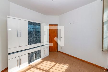 Quarto 1 de apartamento para alugar com 2 quartos, 60m² em João Pinheiro, Belo Horizonte