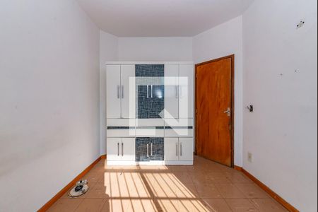 Quarto 1 de apartamento para alugar com 2 quartos, 60m² em João Pinheiro, Belo Horizonte