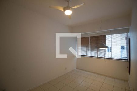 Sala de apartamento para alugar com 2 quartos, 65m² em Humaitá, Rio de Janeiro