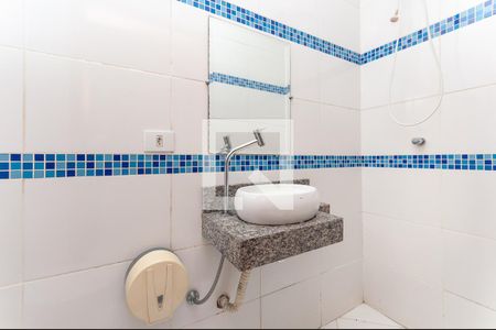 Banheiro Social de casa à venda com 1 quarto, 170m² em Lapa de Baixo, São Paulo