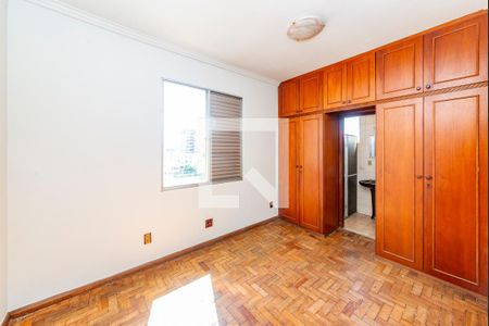 Suíte de apartamento para alugar com 3 quartos, 90m² em Coração Eucarístico, Belo Horizonte