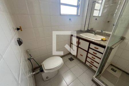 Banheiro de apartamento para alugar com 2 quartos, 65m² em Jardim Guanabara, Rio de Janeiro